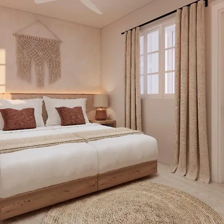 Twin Palms 'Beach House' - New Surf Front Location